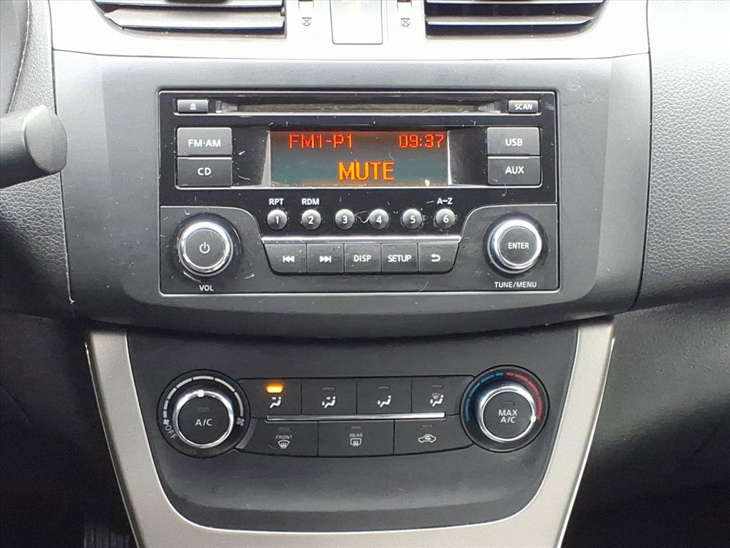 Used 2015 Nissan Sentra S image 6