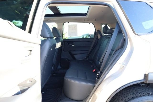 Certified 2025 Nissan Rogue SL w/ Tech Package AWD/4WD image 24