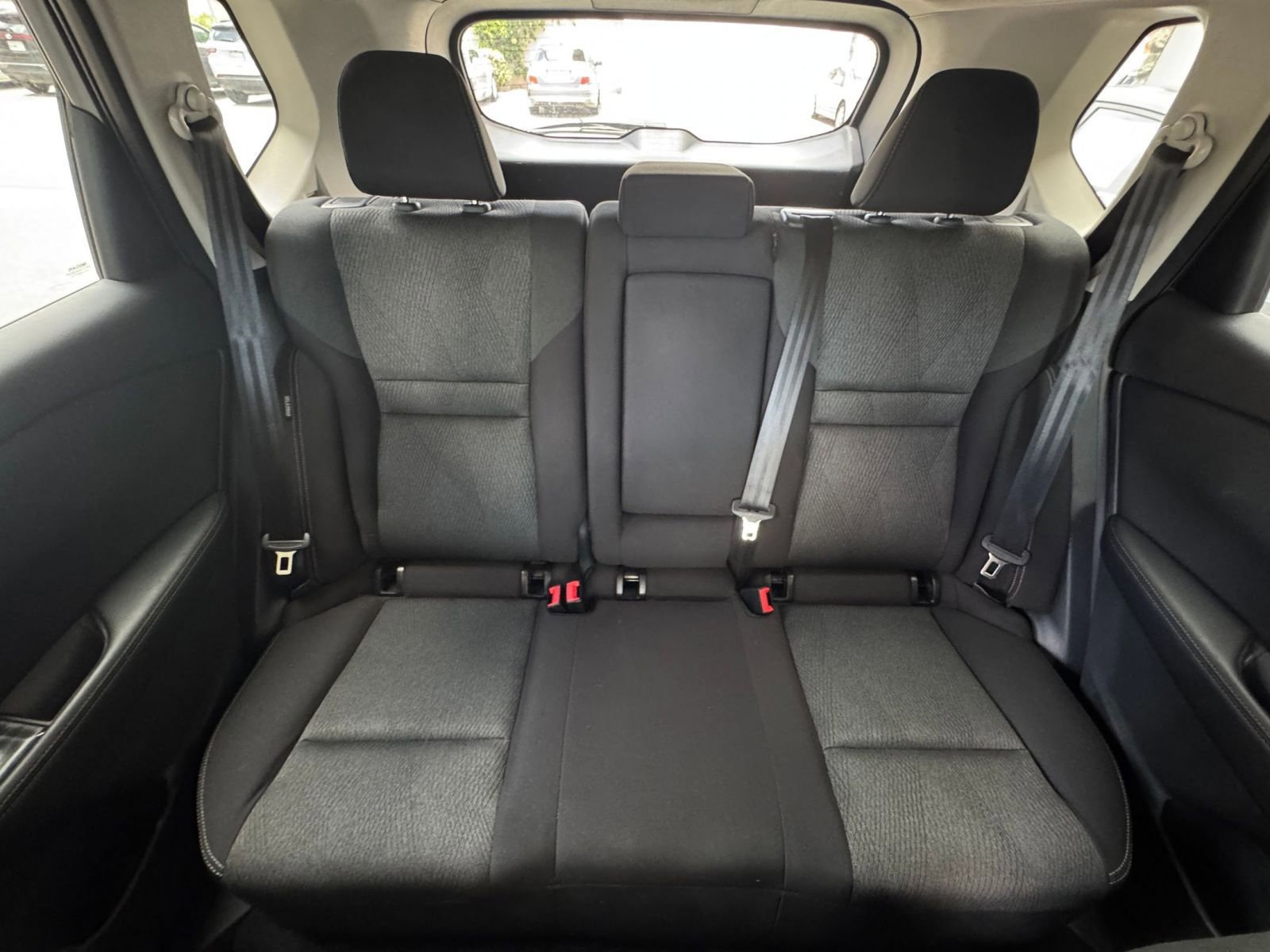 Used 2025 Nissan Rogue SV FWD image 40