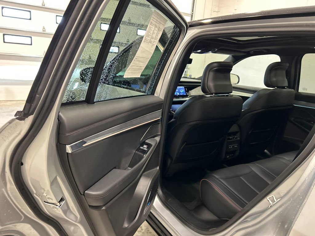 Used 2024 Jeep Wagoneer Launch Edition image 32