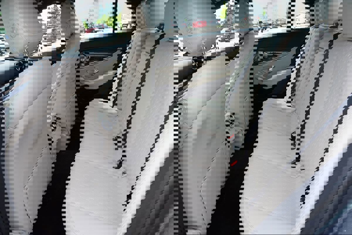 Used 2019 Mercedes-Benz E 300 image 18