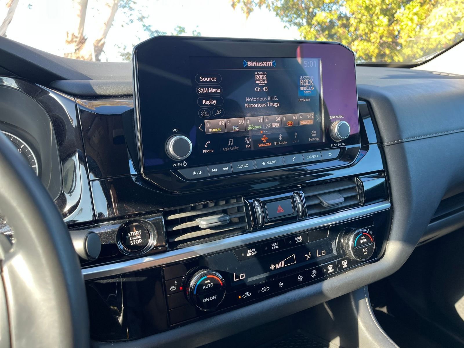 Used 2025 Nissan Pathfinder SV image 20