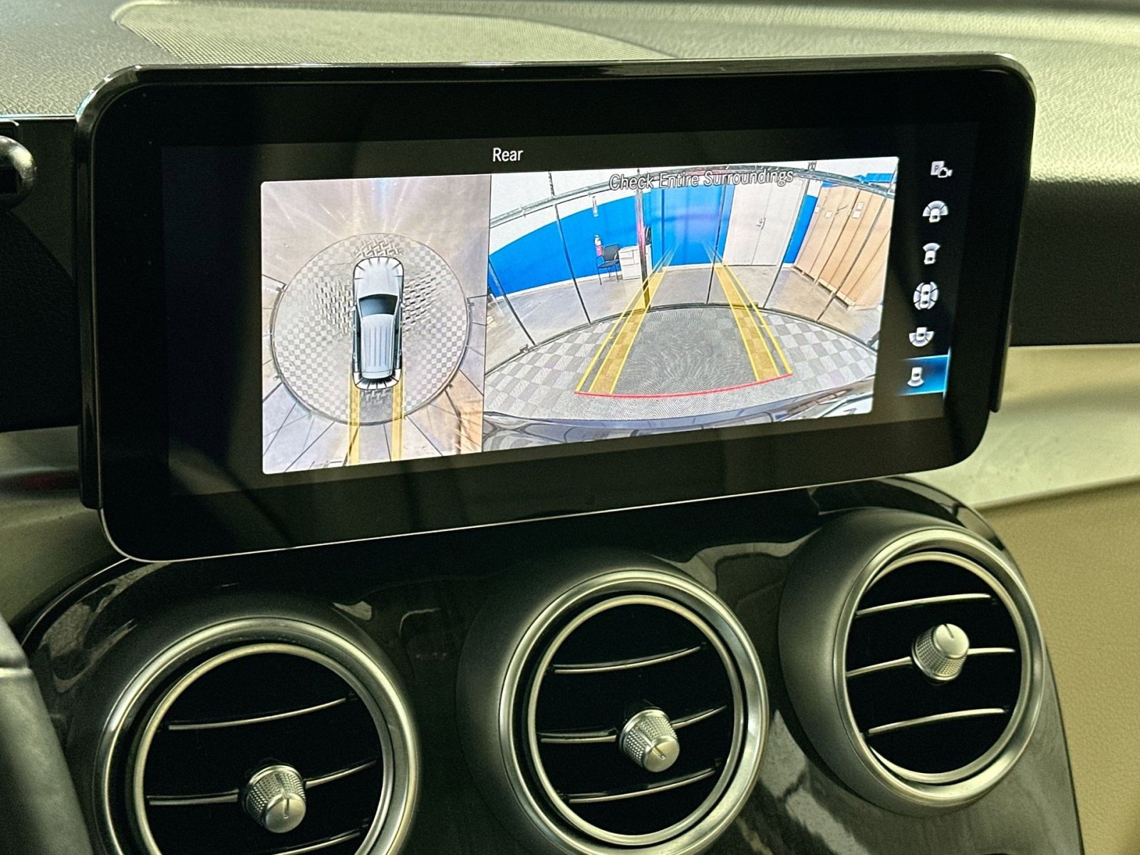 Used 2021 Mercedes-Benz GLC 300 4MATIC w/ Multimedia Package image 25