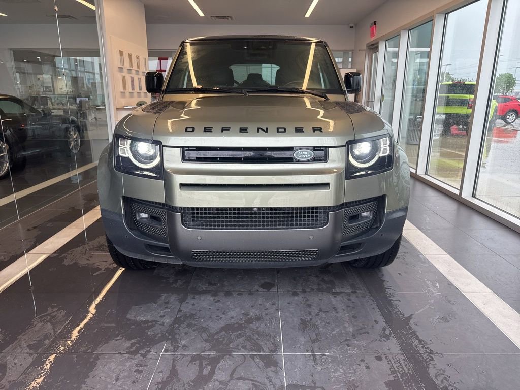 Used 2024 Land Rover Defender 110 SE image 1