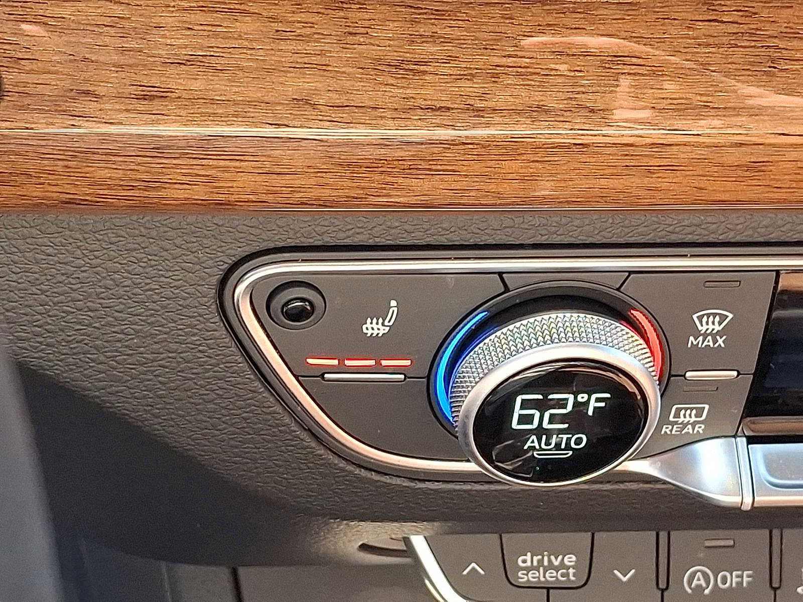 Used 2023 Audi Q5 2.0T Premium w/ Convenience Package image 19