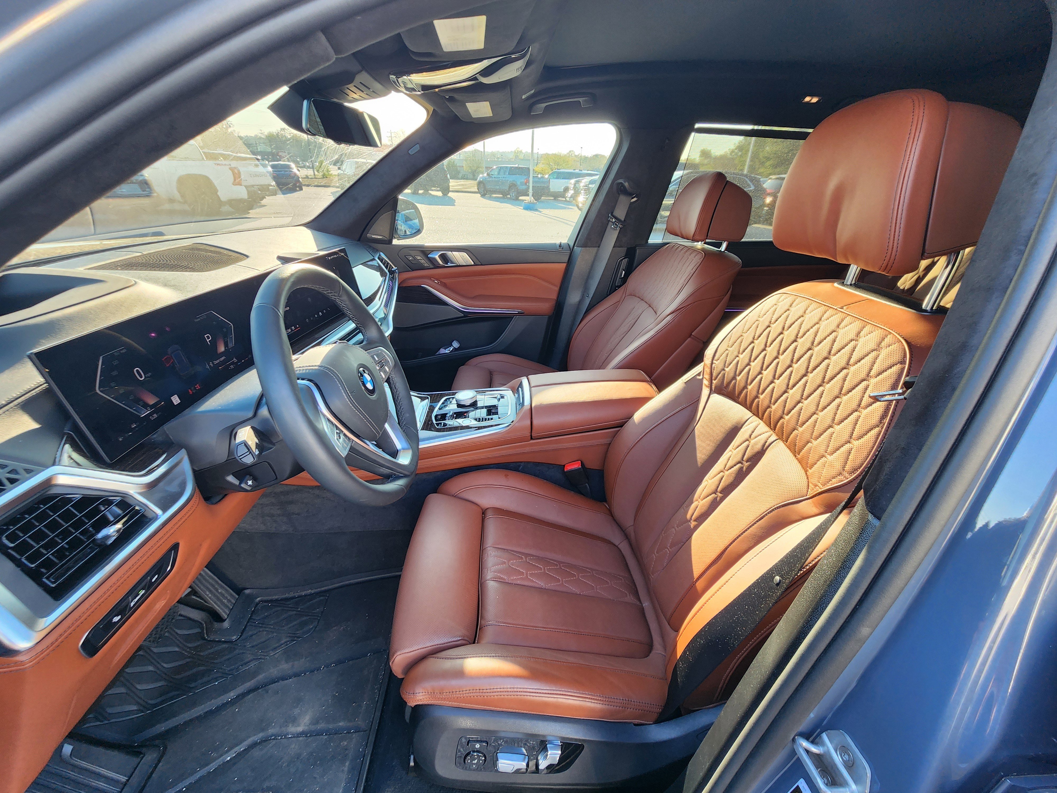 Used 2026 BMW X7 xDrive40i w/ Executive Package image 21