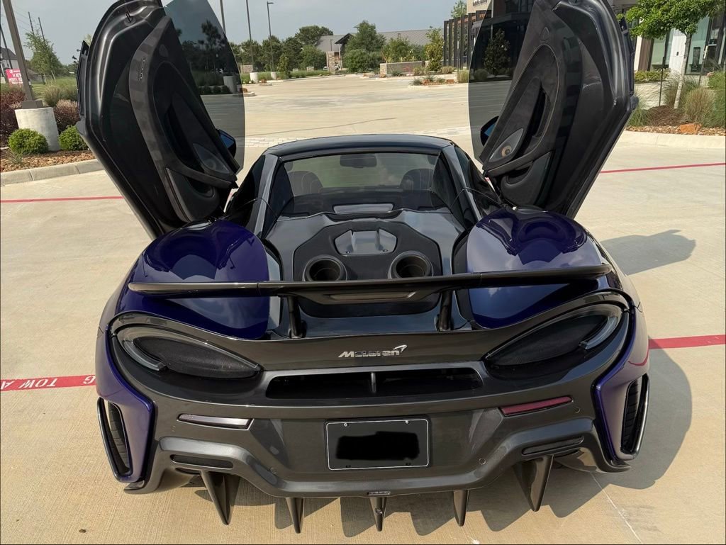 Used 2020 McLaren 600LT Spider RWD image 19