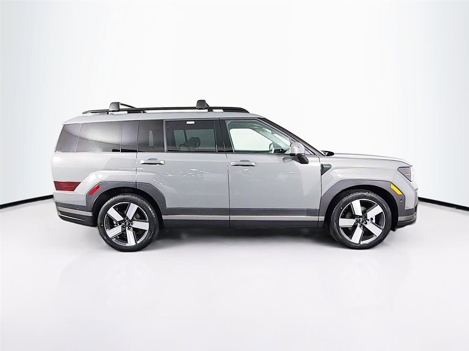 Used 2025 Hyundai Santa Fe Limited AWD/4WD image 8