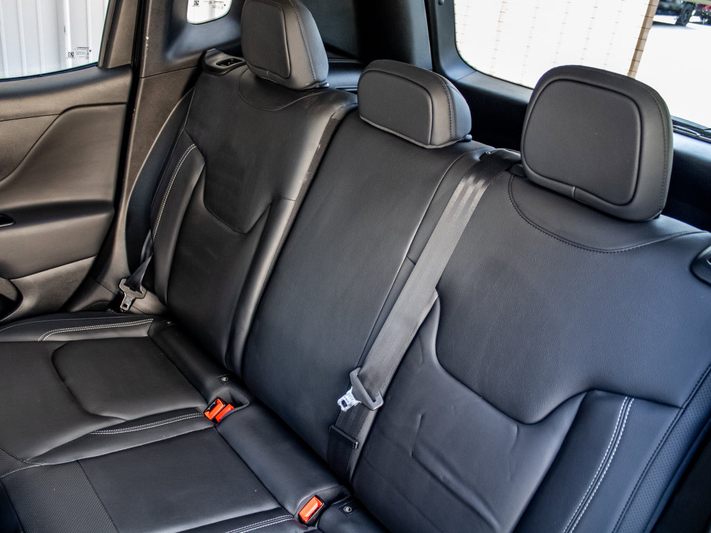 Used 2023 Jeep Renegade Limited image 20