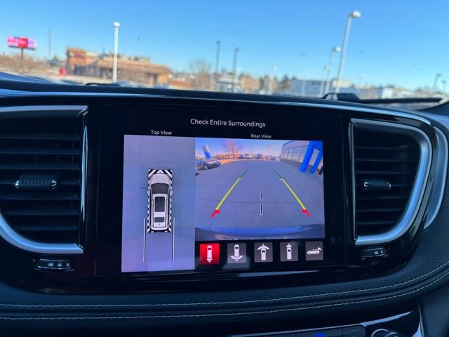 Used 2021 Chrysler Pacifica Touring-L w/ S Appearance Package image 18