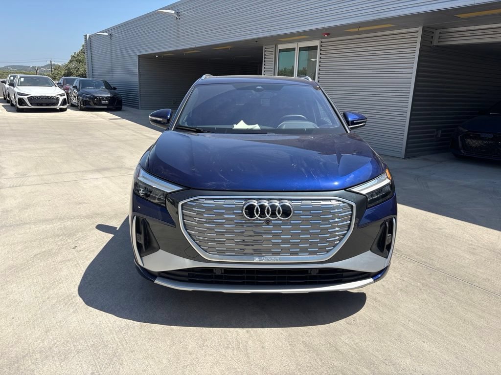 Used 2025 Audi Q4 e-tron Premium Plus w/ Premium Plus AWD/4WD image 2