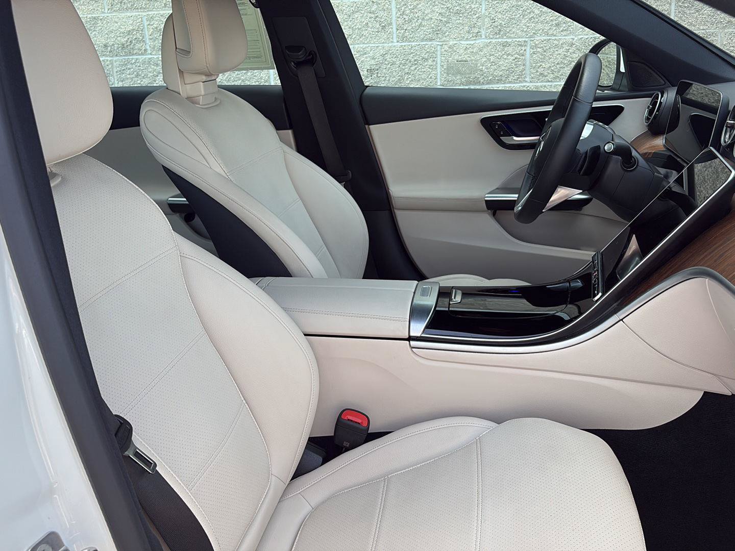Used 2025 Mercedes-Benz C 300 4MATIC Sedan image 22