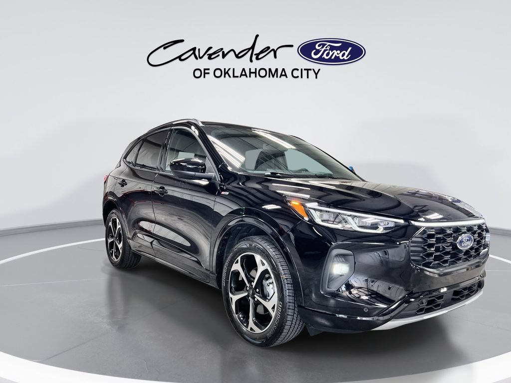 Used 2025 Ford Escape ST-Line Elite w/ Premium Technology Package AWD/4WD image 2