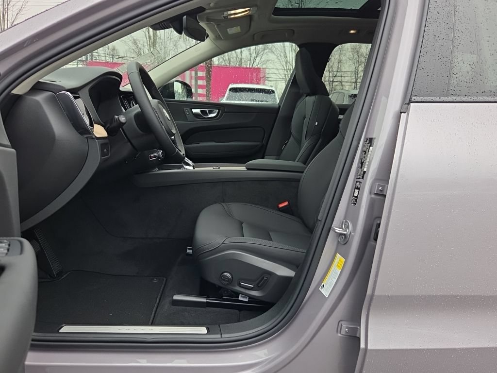 New 2026 Volvo XC60 B5 Core w/ Protection Package Premier AWD/4WD image 4
