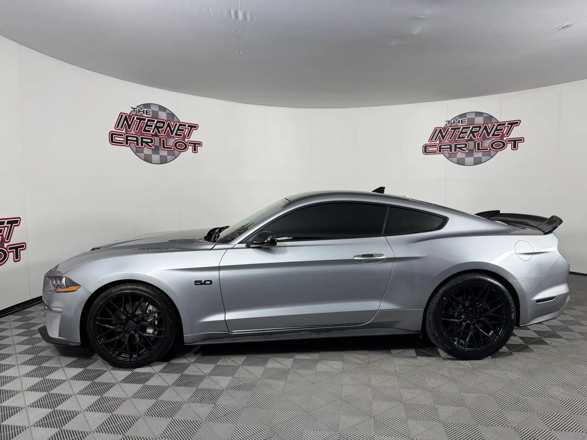 Used 2022 Ford Mustang GT w/ Equipment Group 301A RWD image 4