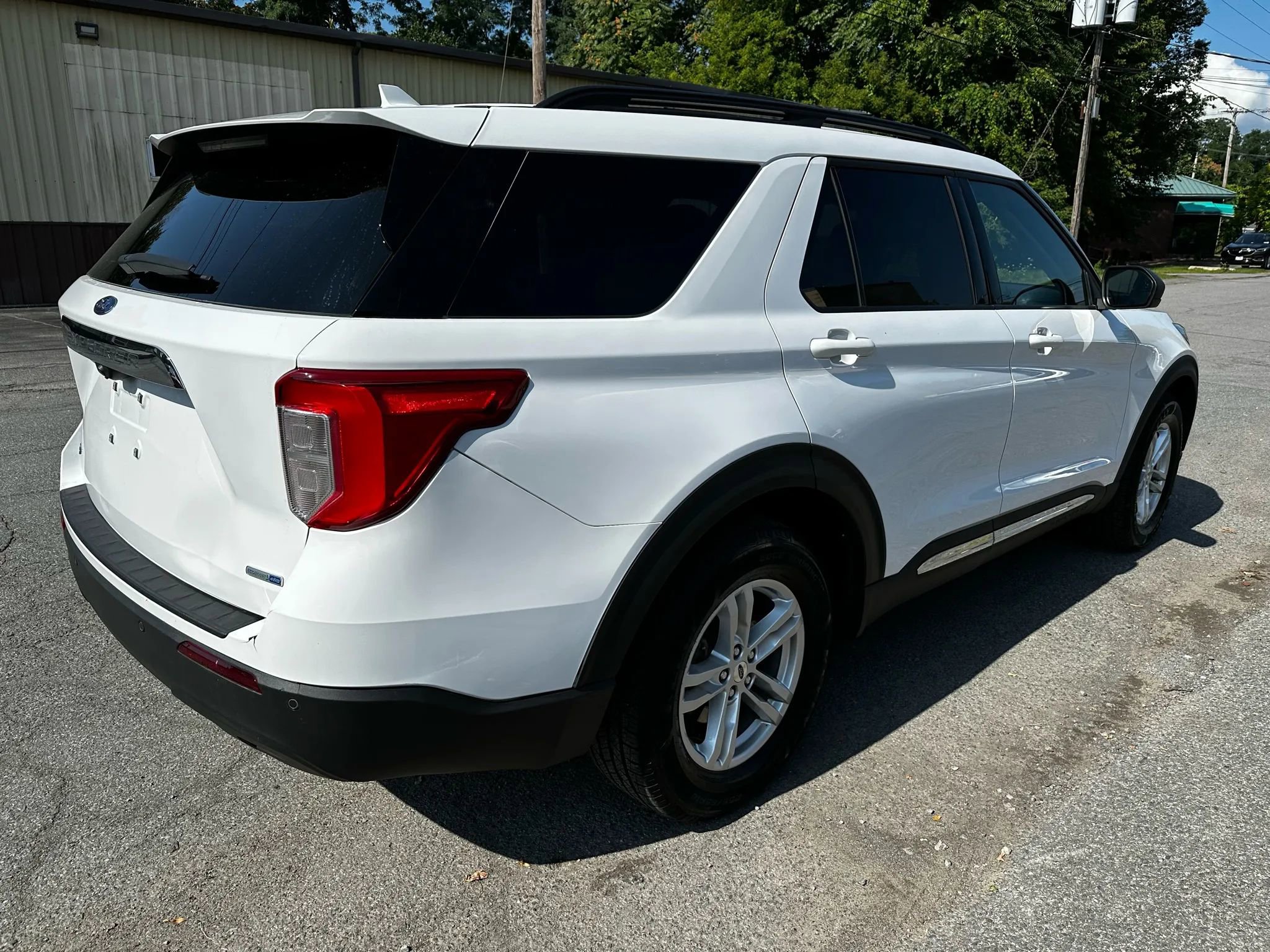 Used 2020 Ford Explorer XLT w/ Comfort Package AWD/4WD image 5