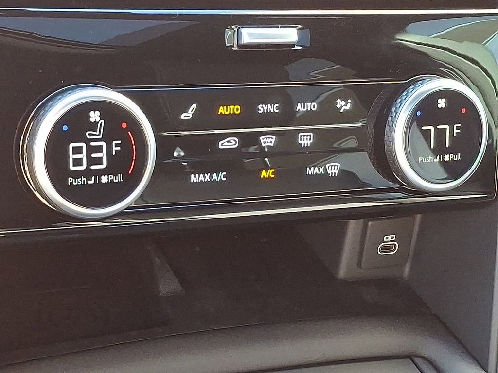 New 2025 Land Rover Discovery S image 15