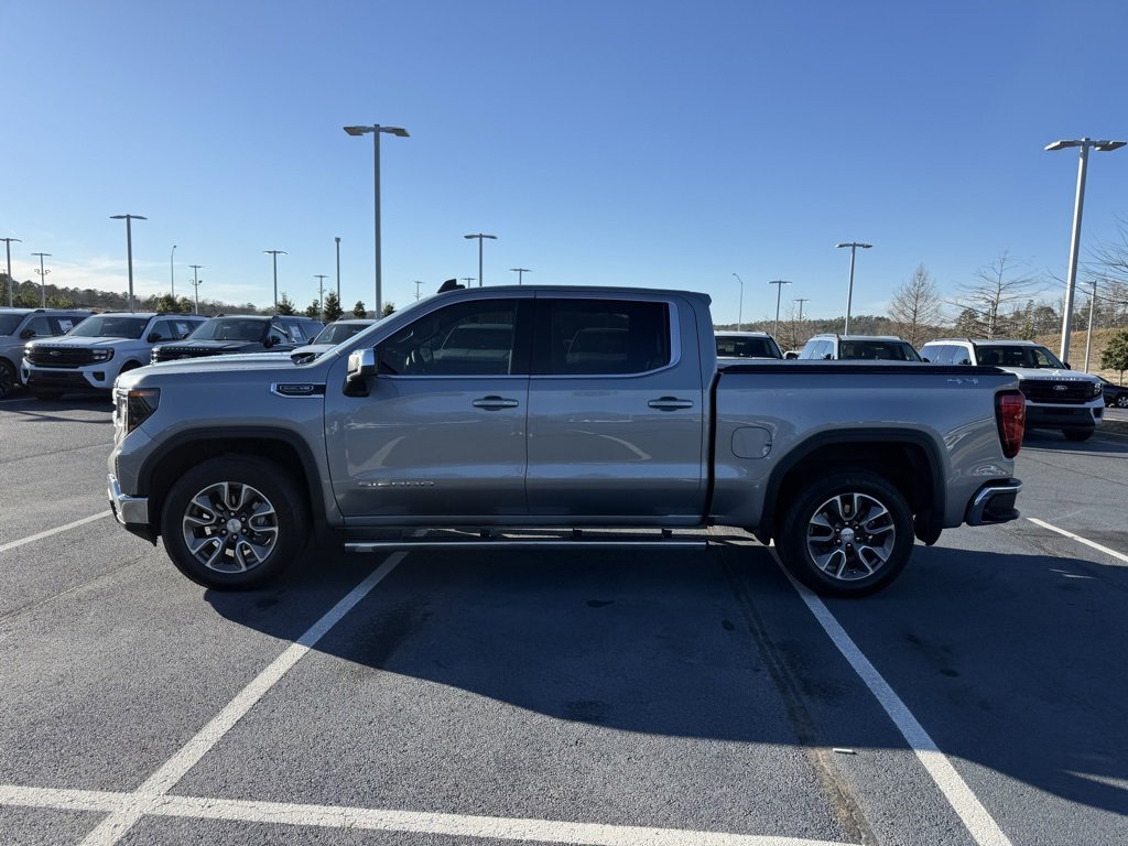 Used 2025 GMC Sierra 1500 SLE image 4