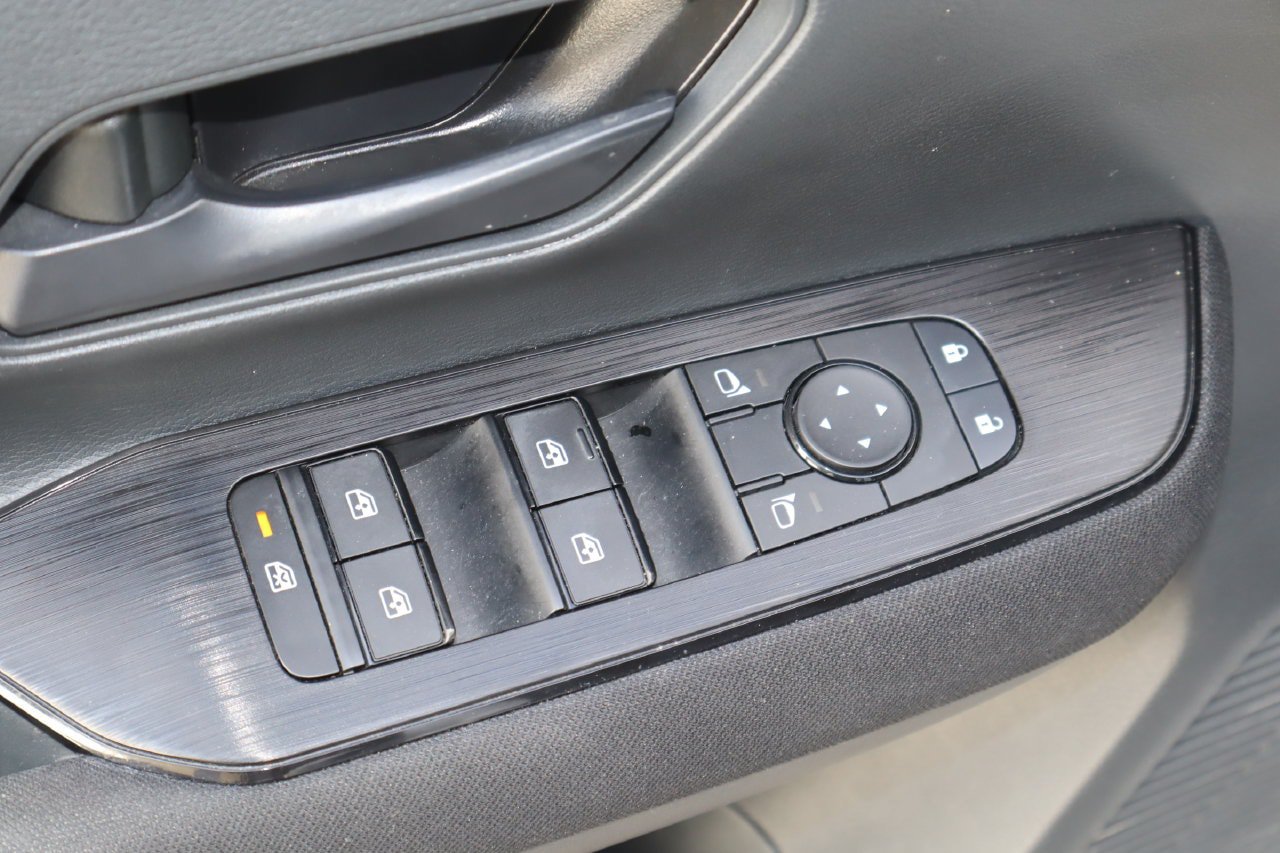 Used 2025 Nissan Kicks S FWD image 18