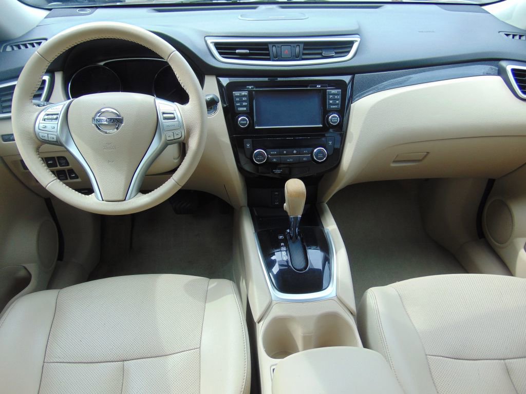 Used 2015 Nissan Rogue SL image 16