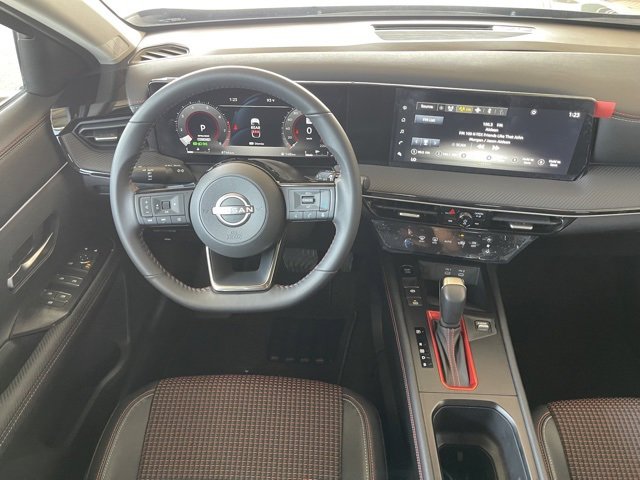 Used 2025 Nissan Kicks SR image 14