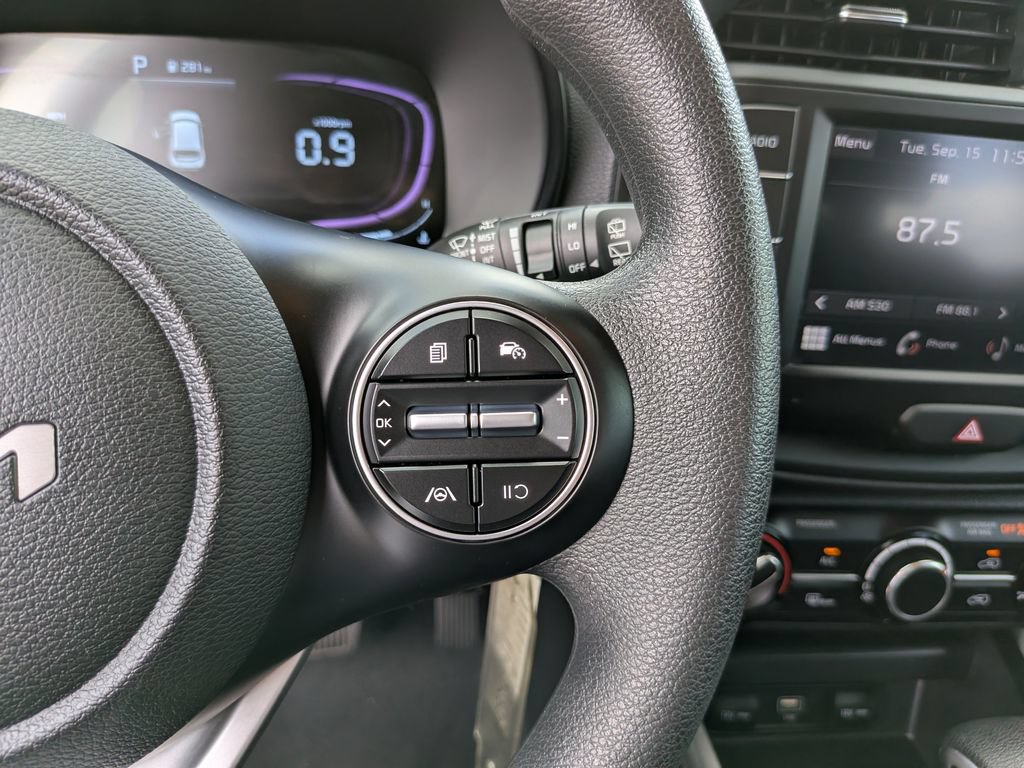Certified 2025 Kia Soul LX w/ LX Technology Package FWD image 30