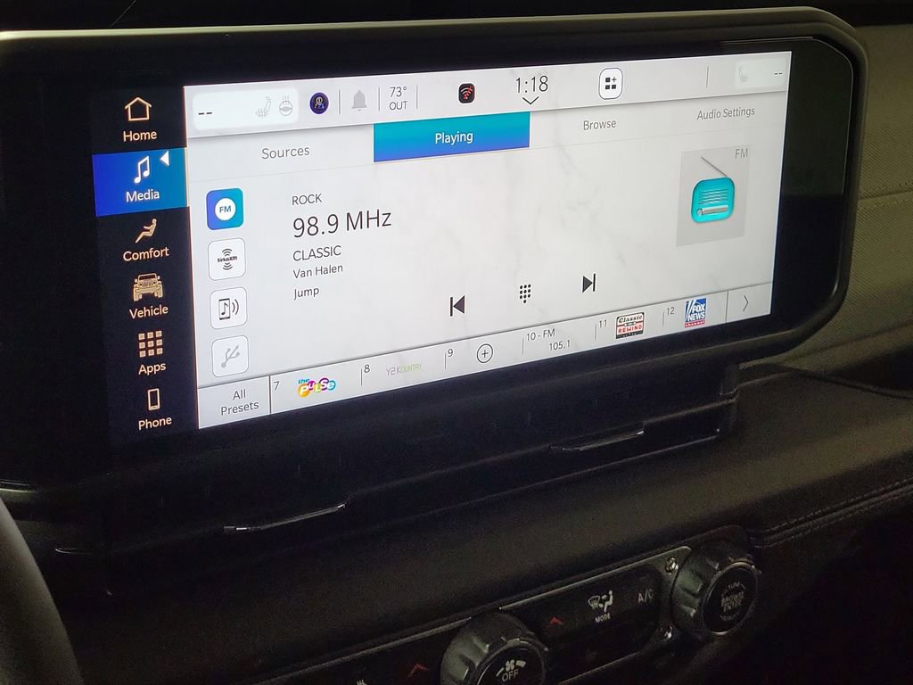 Used 2025 Jeep Wrangler Unlimited Sahara image 17