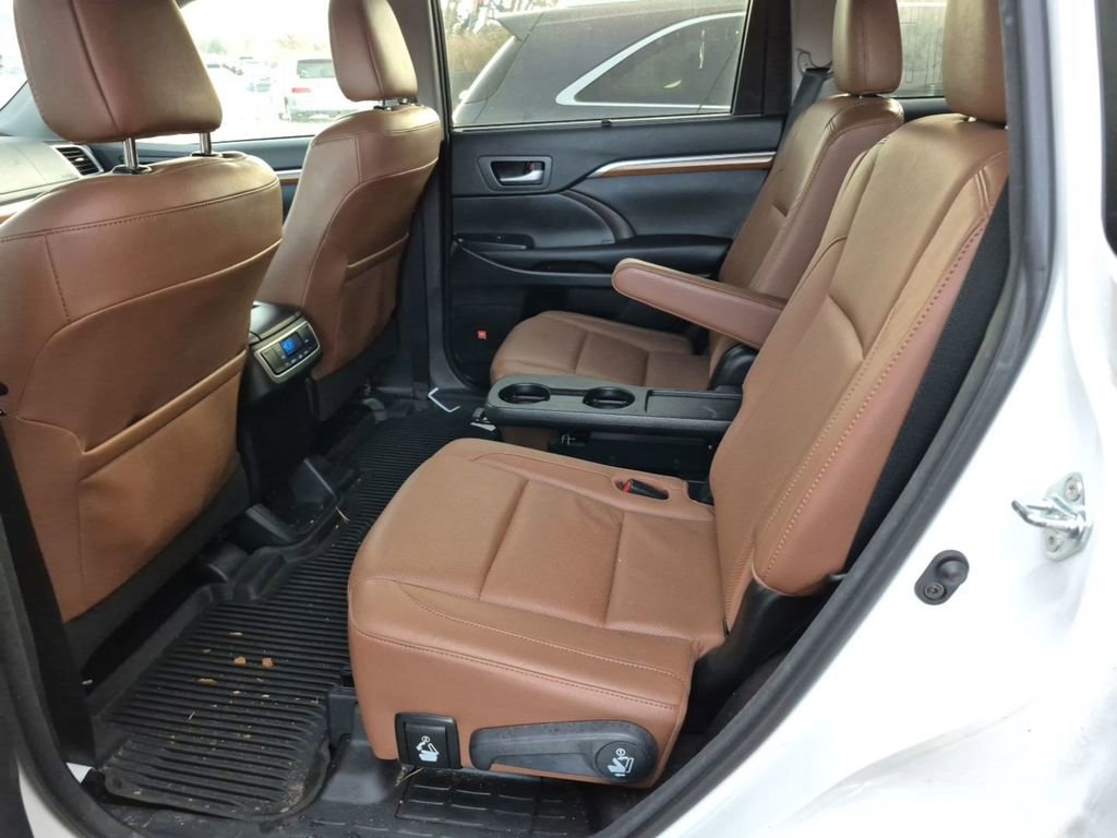 Used 2017 Toyota Highlander Limited w/ Protection Package #3 image 5