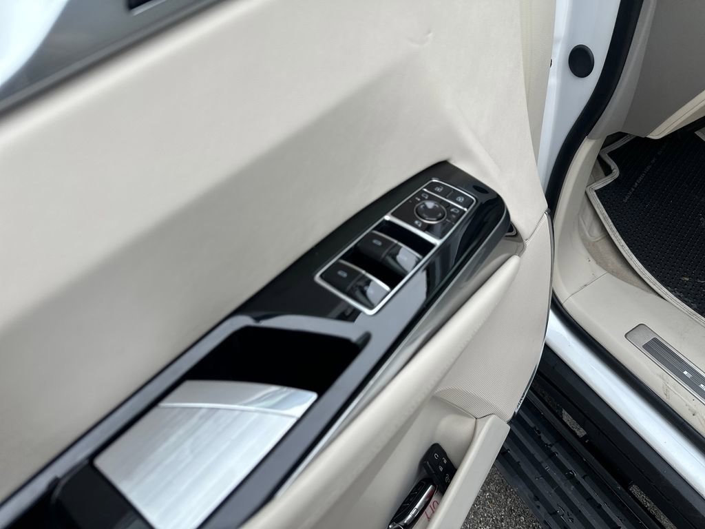 Used 2025 Cadillac Escalade Sport Platinum w/ LPO, ONYX Package AWD/4WD image 19