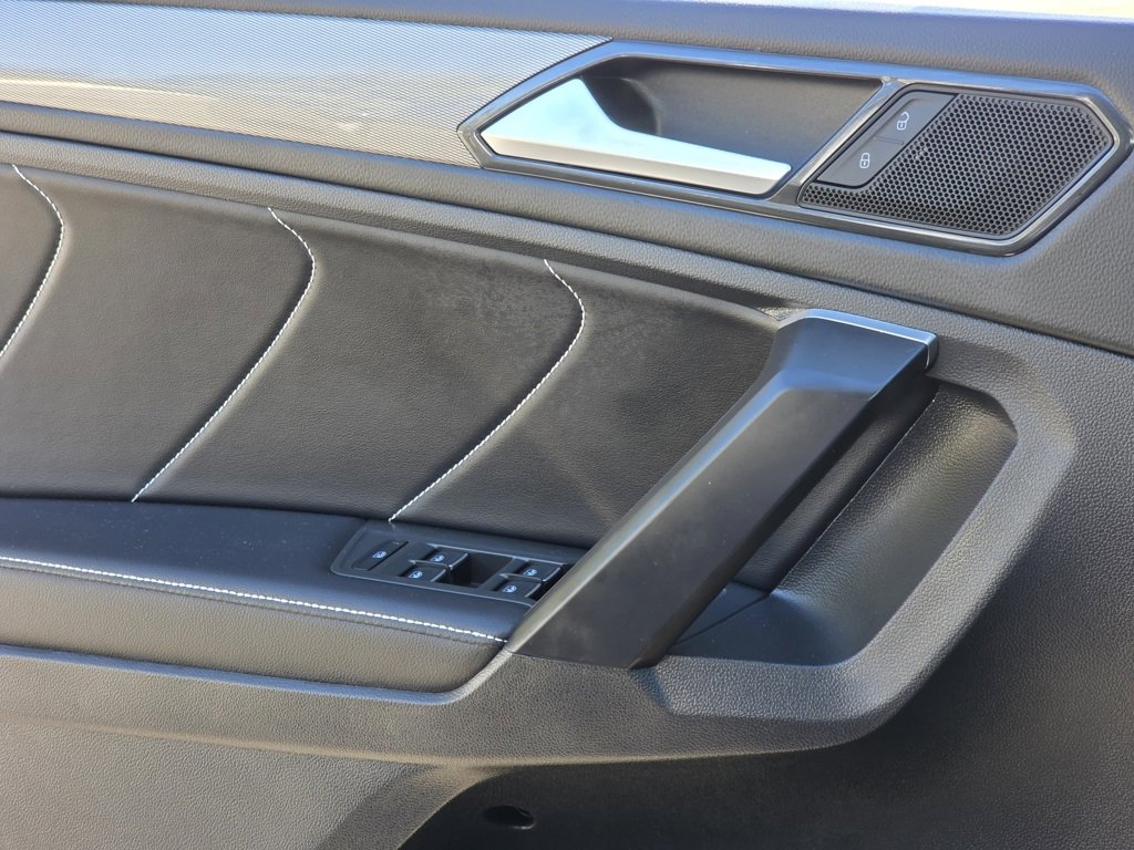 Used 2024 Volkswagen Tiguan SE image 15