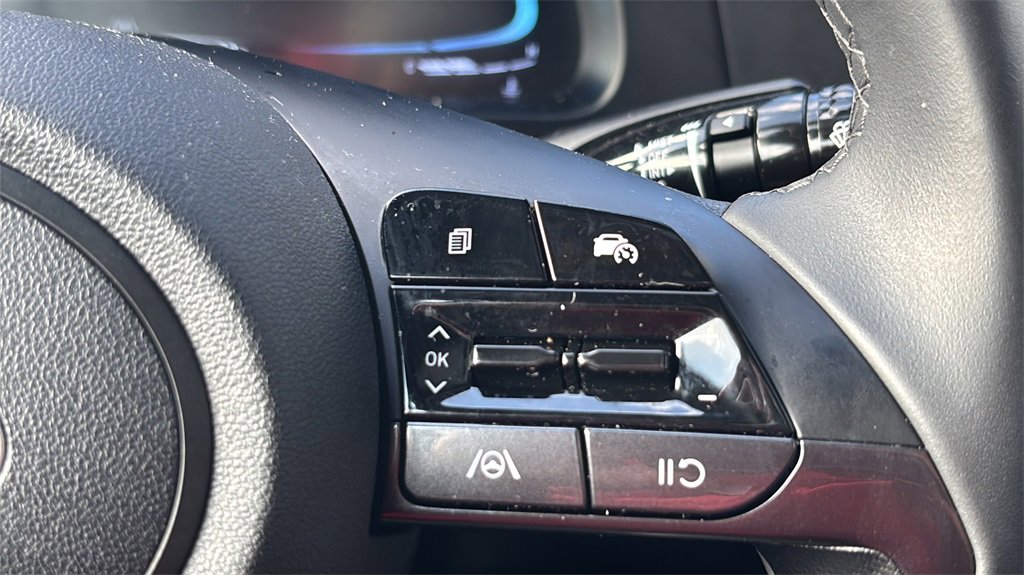 Certified 2025 Hyundai Elantra Sport image 14