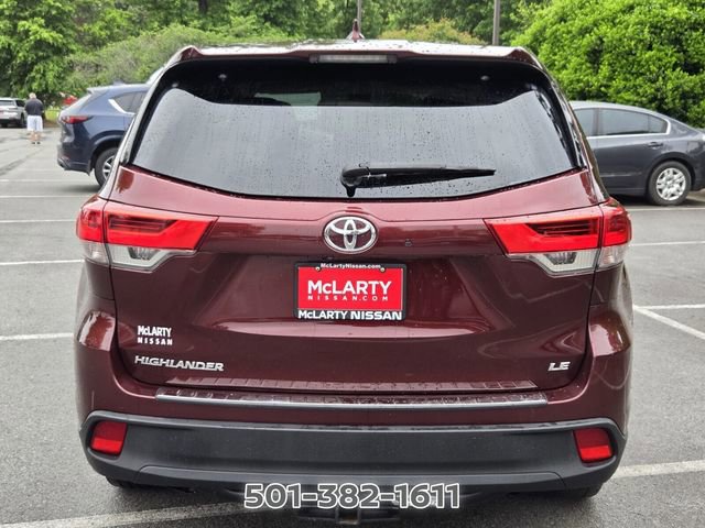 Used 2017 Toyota Highlander Plus FWD image 4