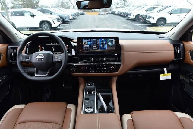 New 2026 Nissan Pathfinder Platinum image 8