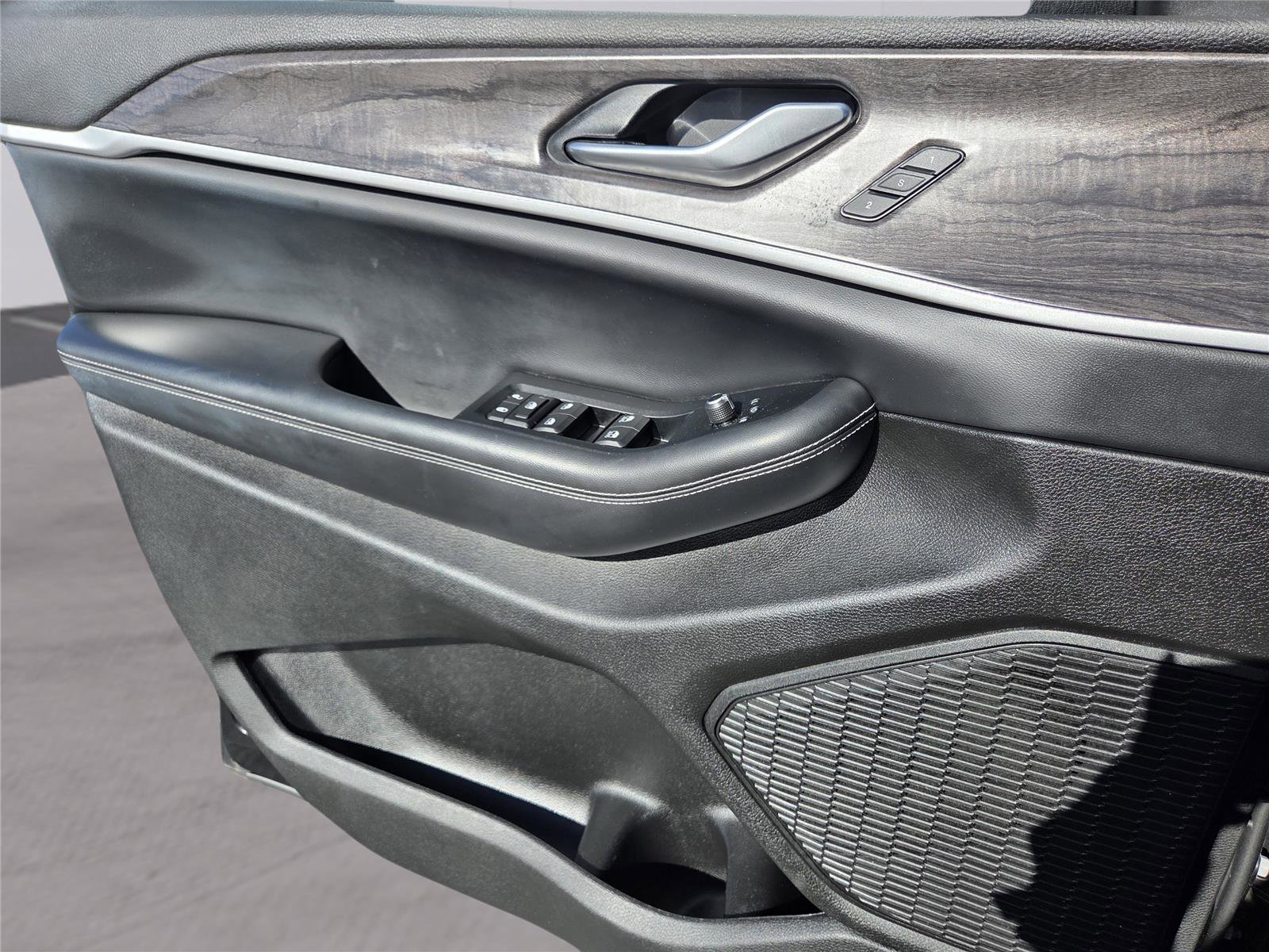 Used 2023 Jeep Grand Cherokee Limited AWD/4WD image 20