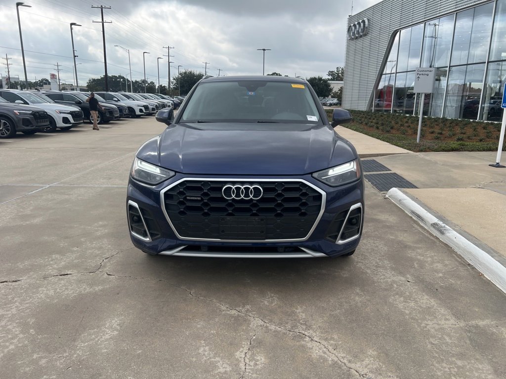 Used 2022 Audi Q5 2.0T Premium w/ Convenience Package image 2