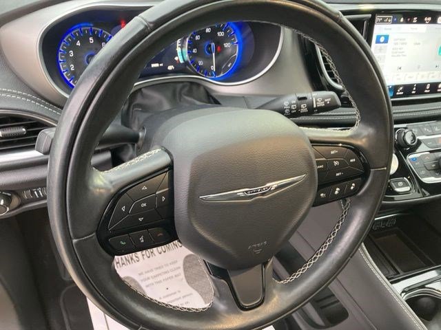 Certified 2022 Chrysler Pacifica Limited w/ S Appearance Package image 14