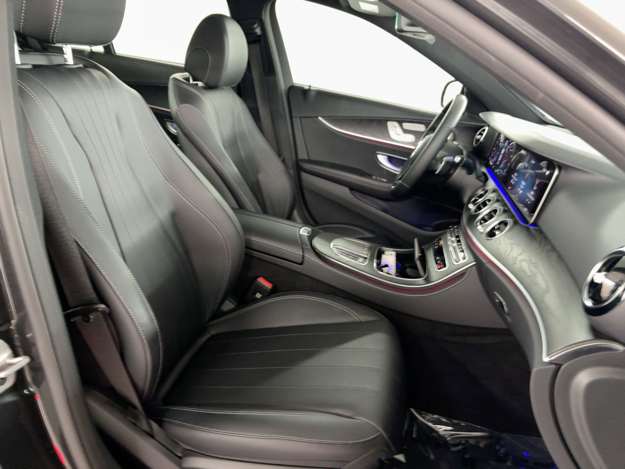 Certified 2023 Mercedes-Benz E 450 4MATIC Sedan image 31