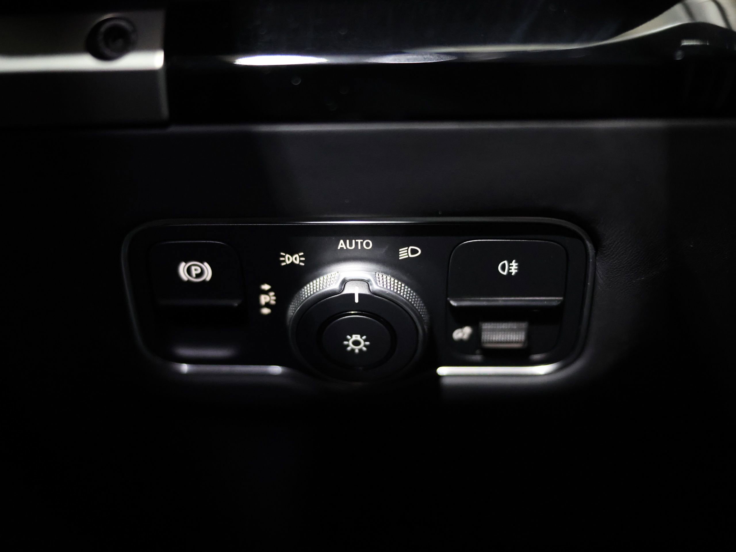 Used 2026 Aston Martin V8 Vantage Coupe image 56