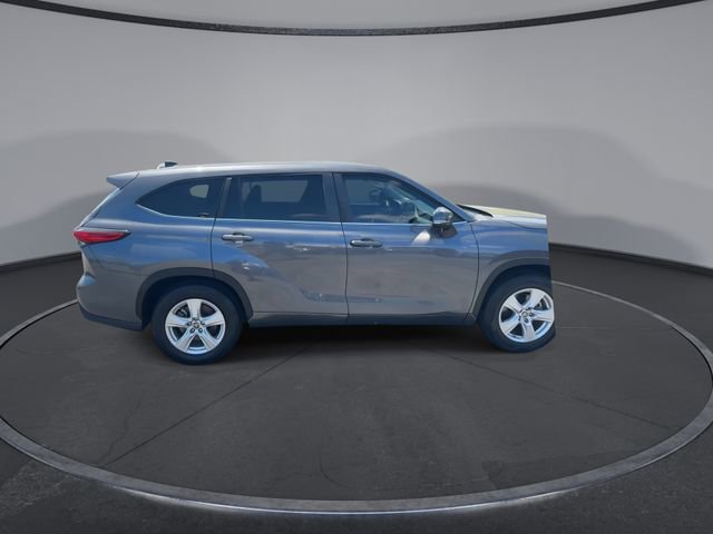Used 2023 Toyota Highlander L image 17