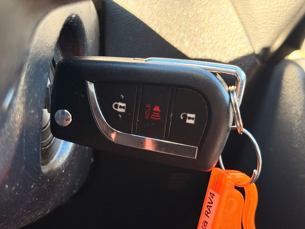 Used 2019 Toyota RAV4 LE w/ Carpet Mat Package image 32