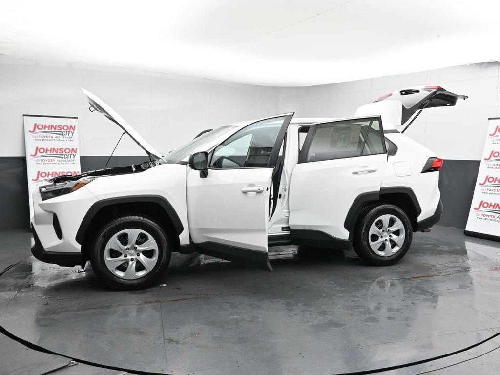 Used 2023 Toyota RAV4 LE image 28