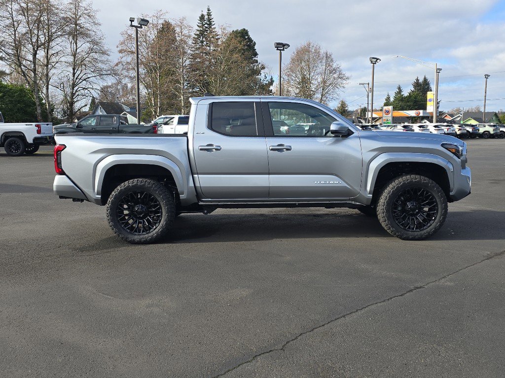 Used 2026 Toyota Tacoma SR5 AWD/4WD image 7
