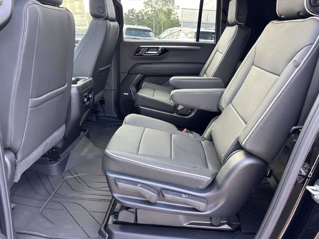 New 2026 Chevrolet Suburban Premier w/ Sun And Tow Package AWD/4WD image 7