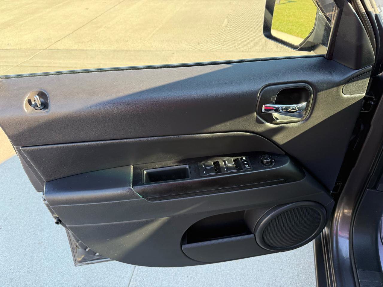 Used 2017 Jeep Patriot Sport w/ Power Value Group image 10