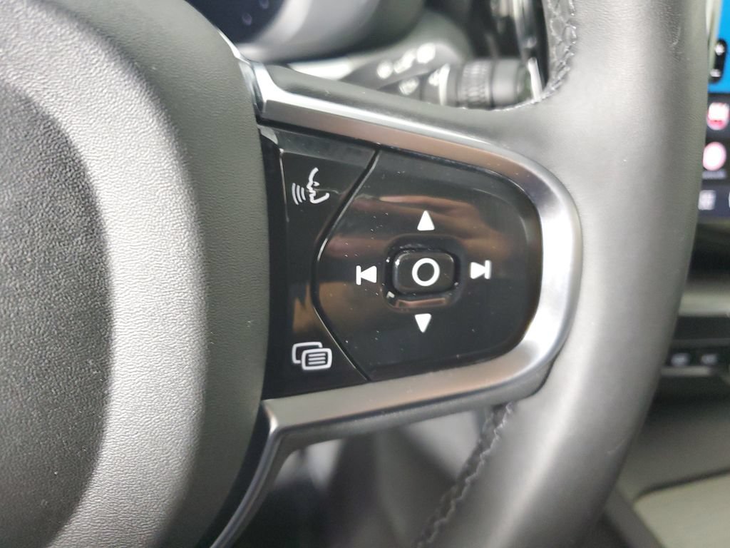 Certified 2025 Volvo XC60 T8 Plus w/ Protection Package Premier AWD/4WD image 30