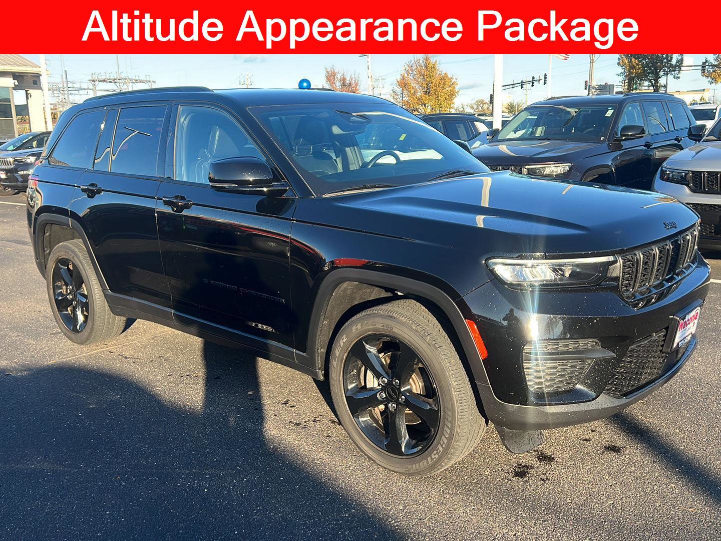 Certified 2022 Jeep Grand Cherokee Altitude image 2
