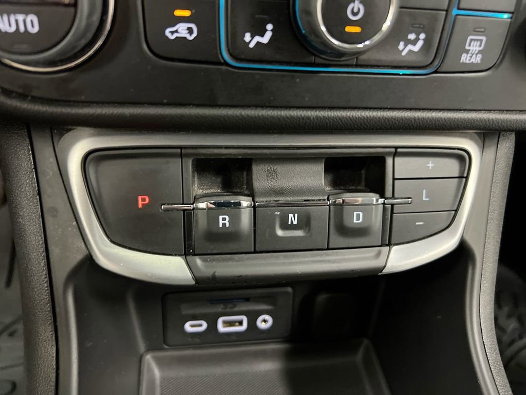 Used 2023 GMC Terrain SLT AWD/4WD image 17