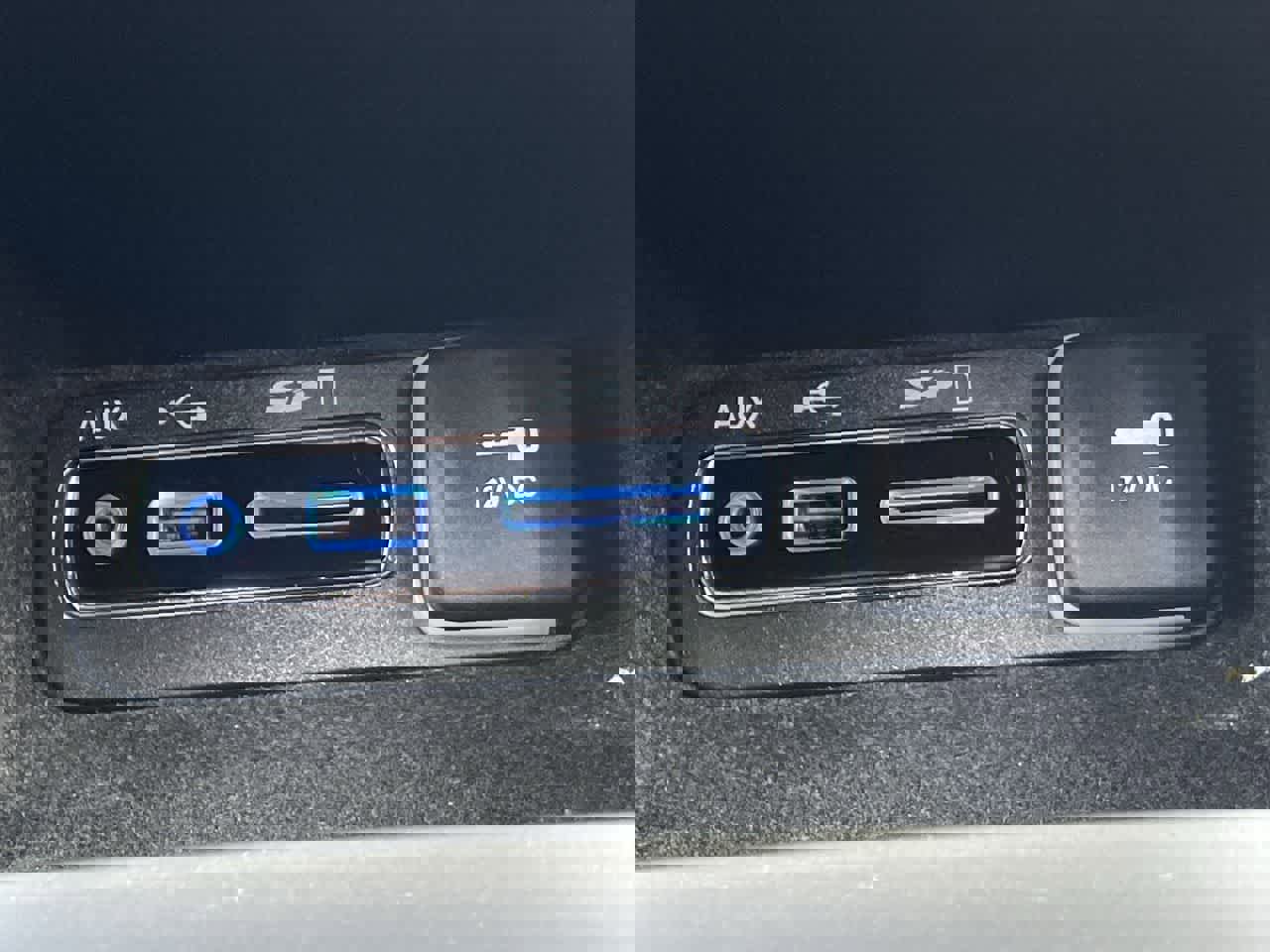 Used 2017 Jeep Grand Cherokee Altitude image 25