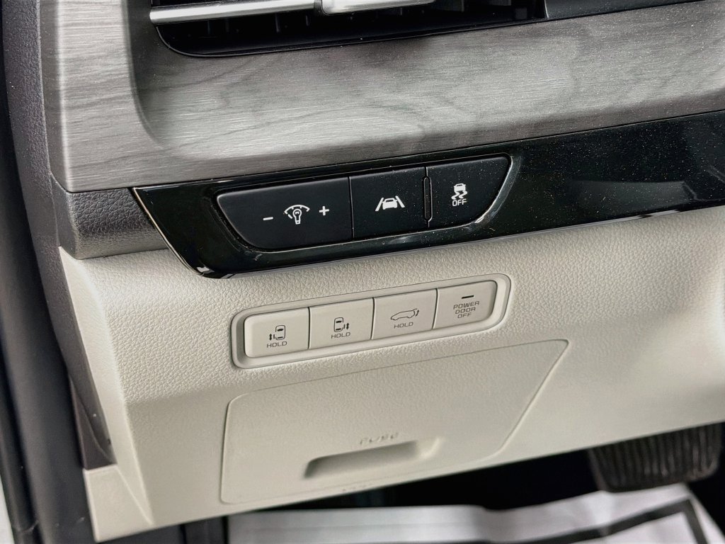 Certified 2024 Kia Carnival EX FWD image 10