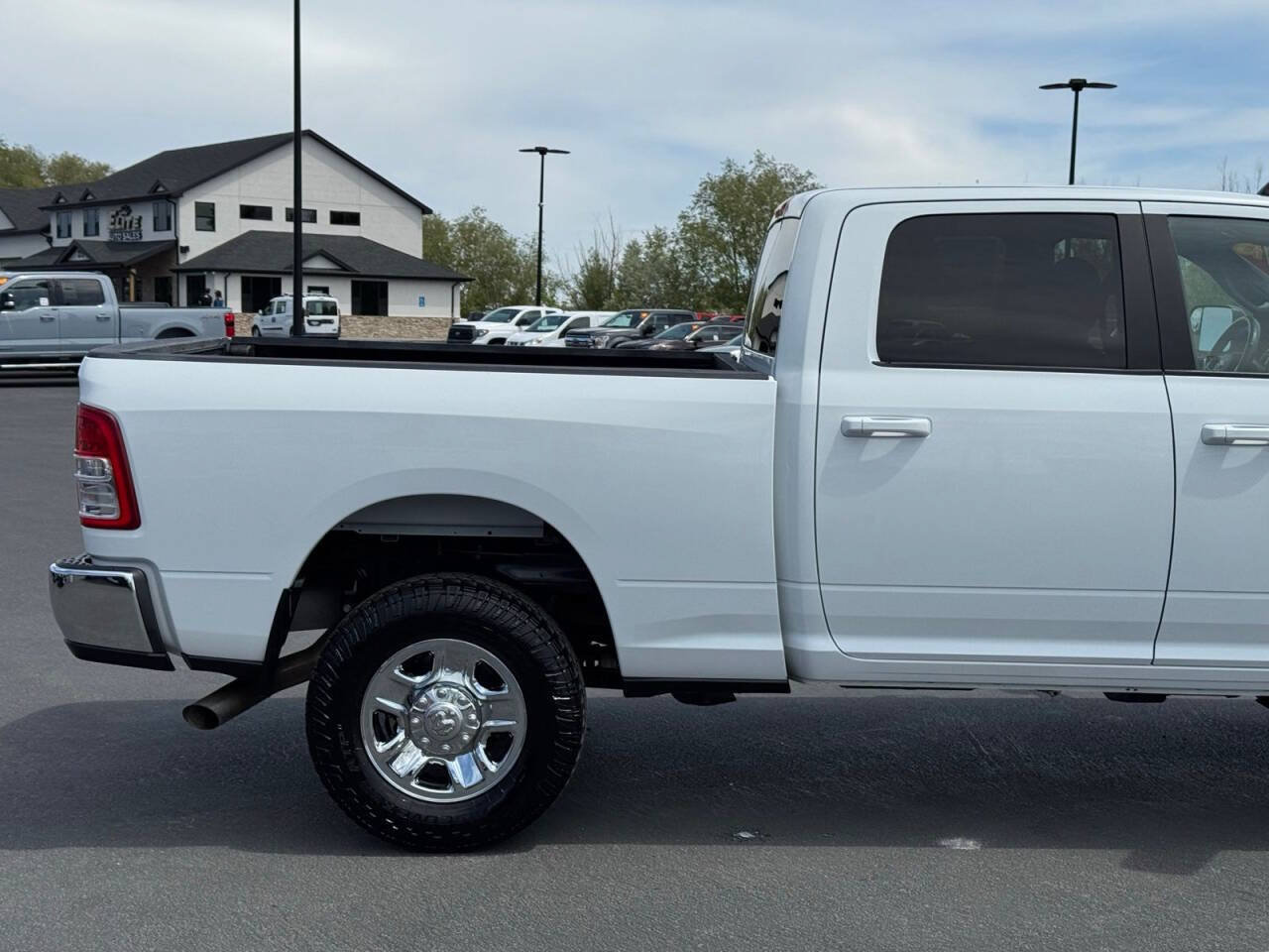 Used 2022 RAM 2500 Big Horn w/ Cold Weather Group AWD/4WD image 10